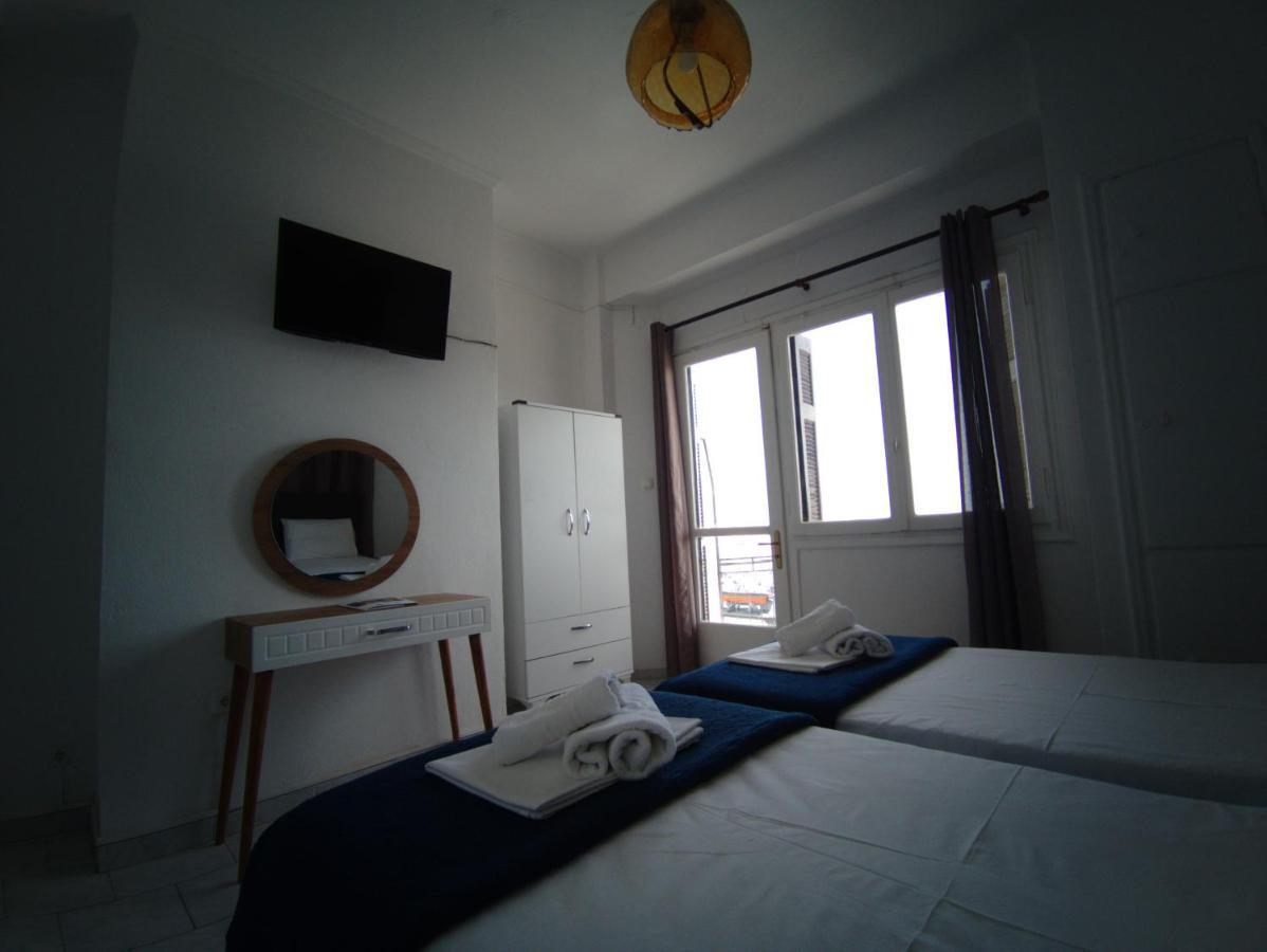 Omiros Rooms Chios Town Bagian luar foto